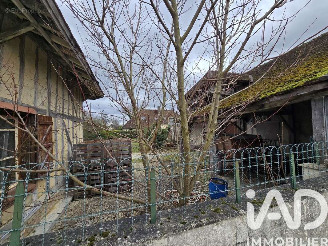 Maison 80 m² à Villechetif  - photo 7