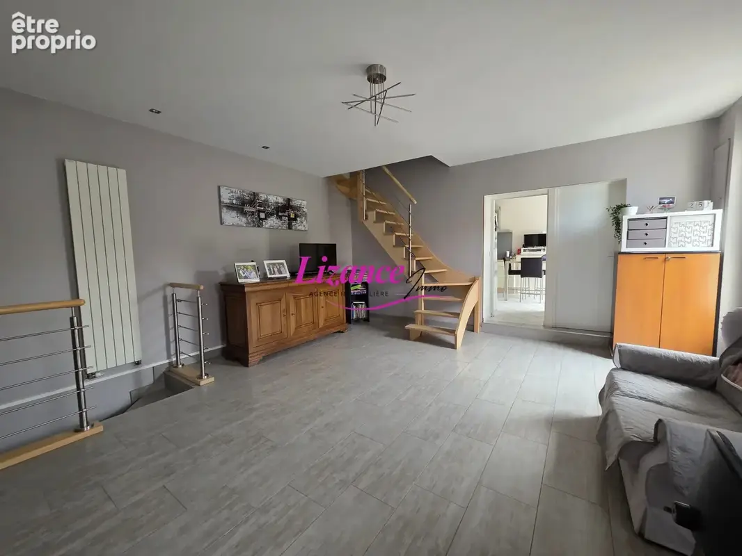 Maison 8 pièces 202 m² à vendre à Fontaine-Notre-Dame (59400) - photo 3