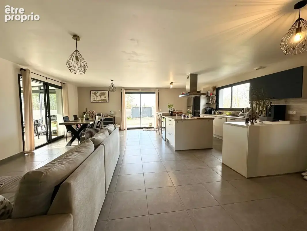 Maison 5 pièces 120 m² à vendre à Montrevel-En-Bresse (01340) - photo 4