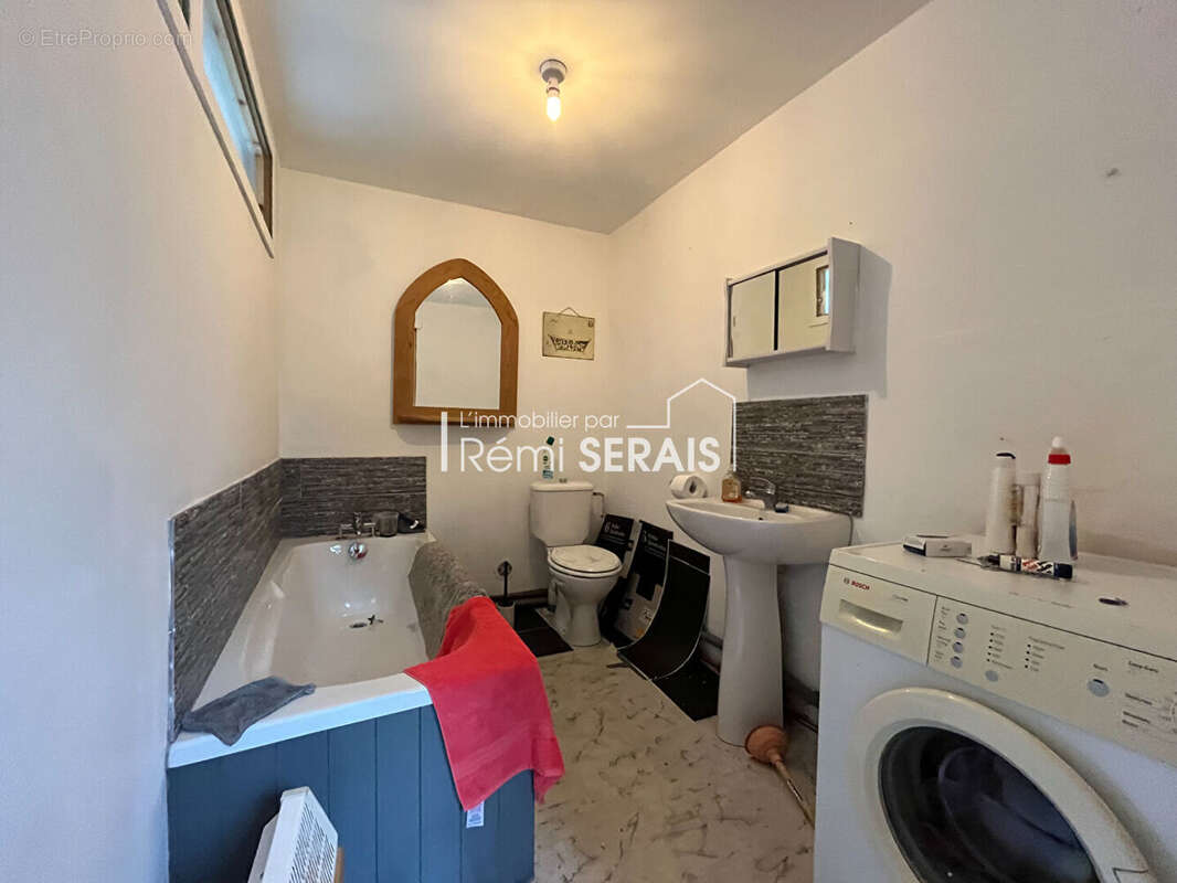 Maison à SAINT-ROCH-SUR-EGRENNE