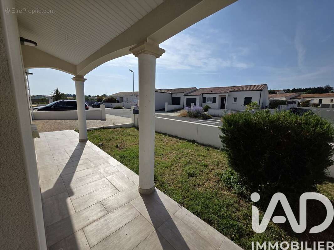 Photo 2 - Maison à TONNAY-CHARENTE