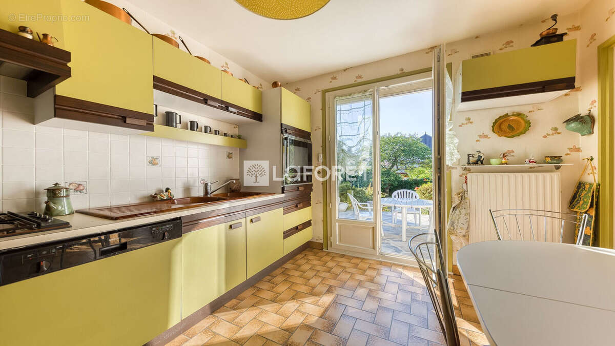 Maison à vendre à Roissy En Brie 4 pièce(s) 79.02 m2 - photo 2