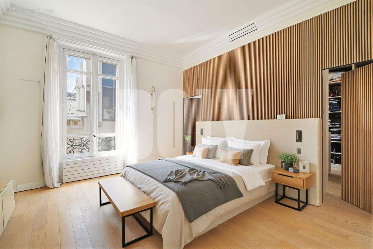 Appartement à PARIS-16E