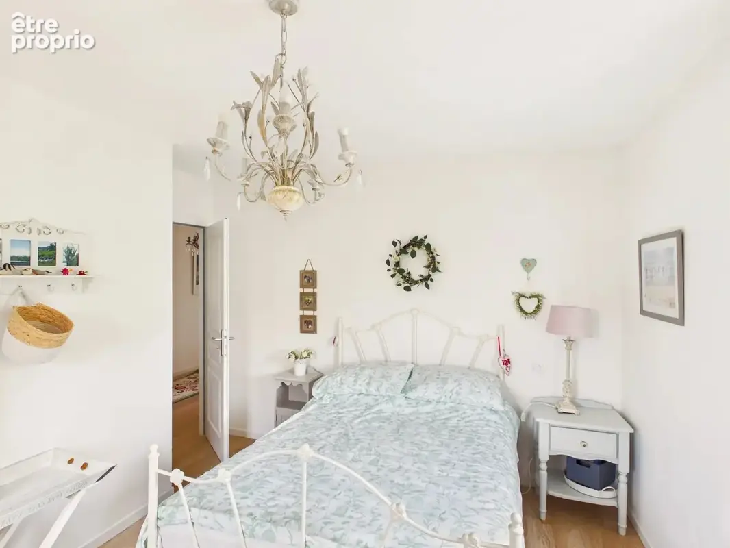Belle maison de plain-pied avec piscine et jardin - photo 12