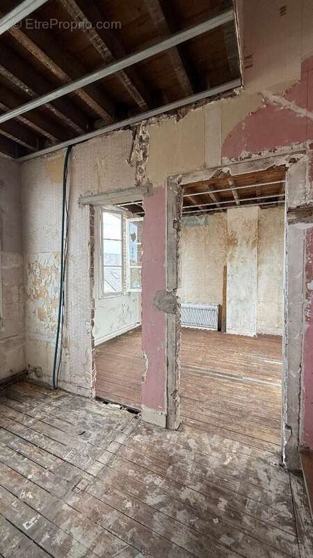 FORT POTENTIEL  Maison en pierre à rénover  110 m²  Terrain 200 m²  Grand-Couronne - photo 6