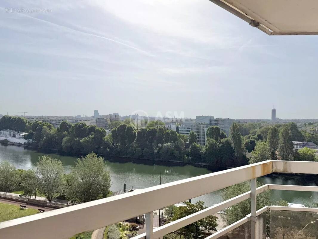 Appartement à COURBEVOIE