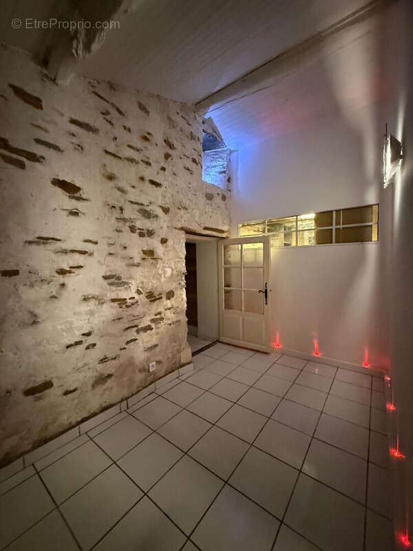 Maison à LA CHAPELLE-BASSE-MER