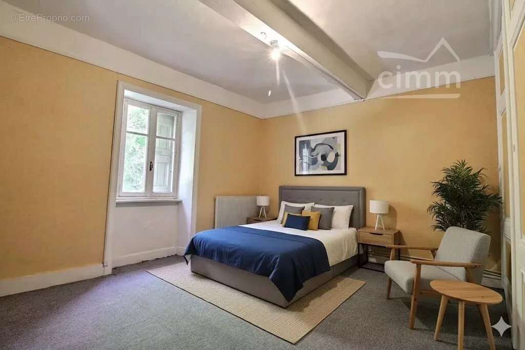 Maison à SAINT-BARTHELEMY-DE-VALS