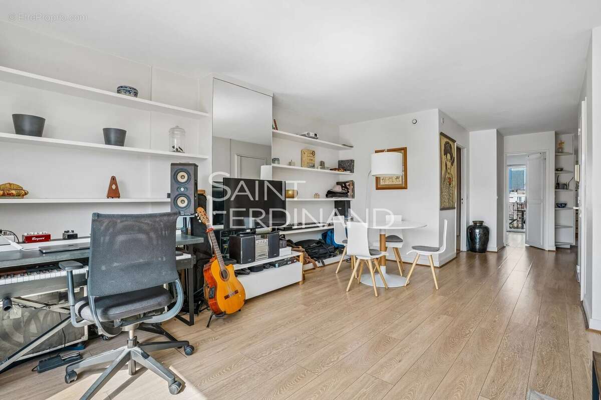 Appartement à NEUILLY-SUR-SEINE