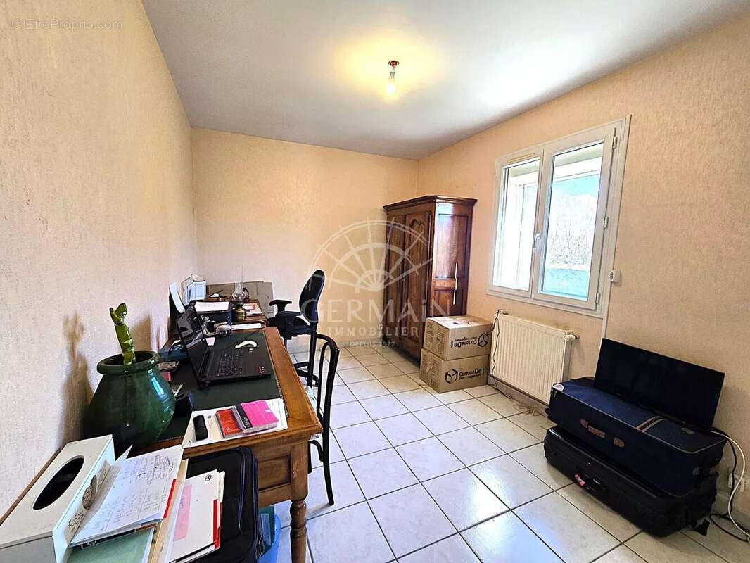 Maison à L'ISLE-SUR-LA-SORGUE