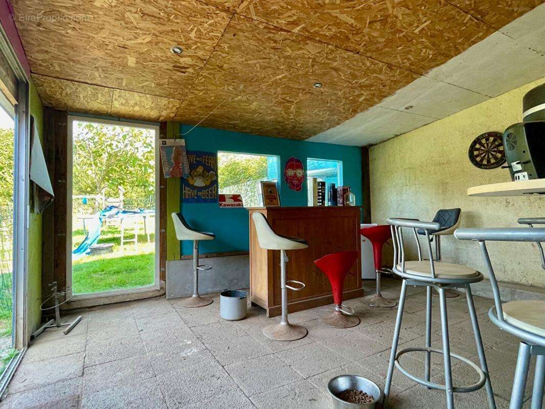 Maison à LA CHAPELLE-DE-BRAIN