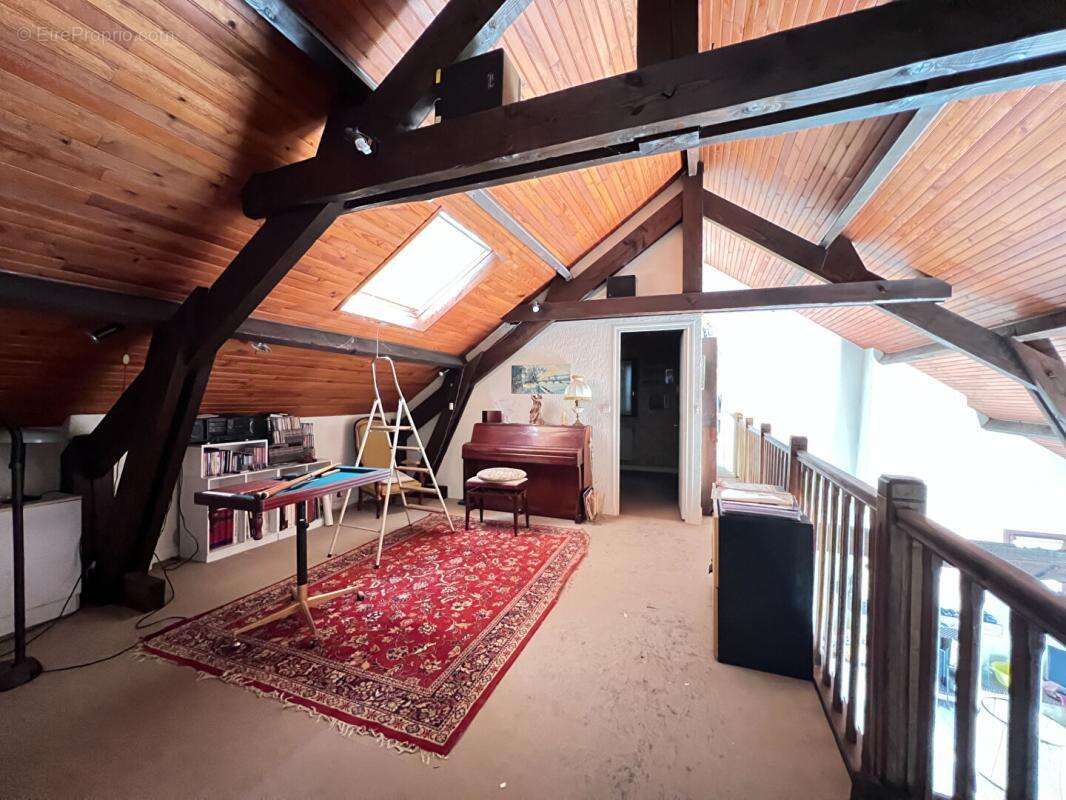 CLERMONT-FERRAND (Vallières) - Opportunité Foncier et Rénovation sur 1 586 m² - photo 9