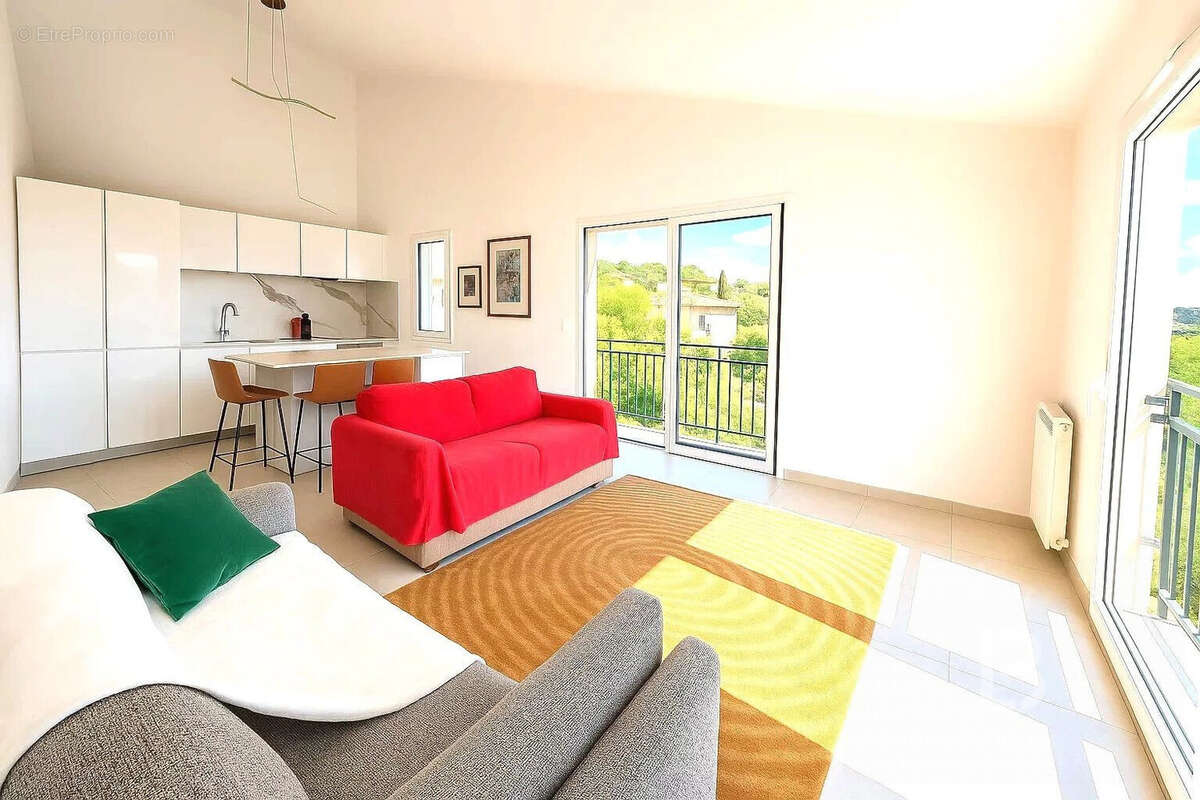 Appartement à VALBONNE