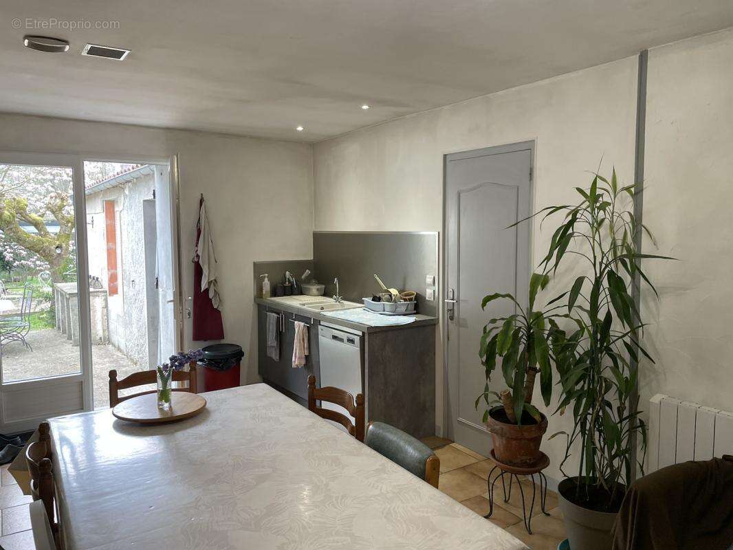 Maison à COMPS