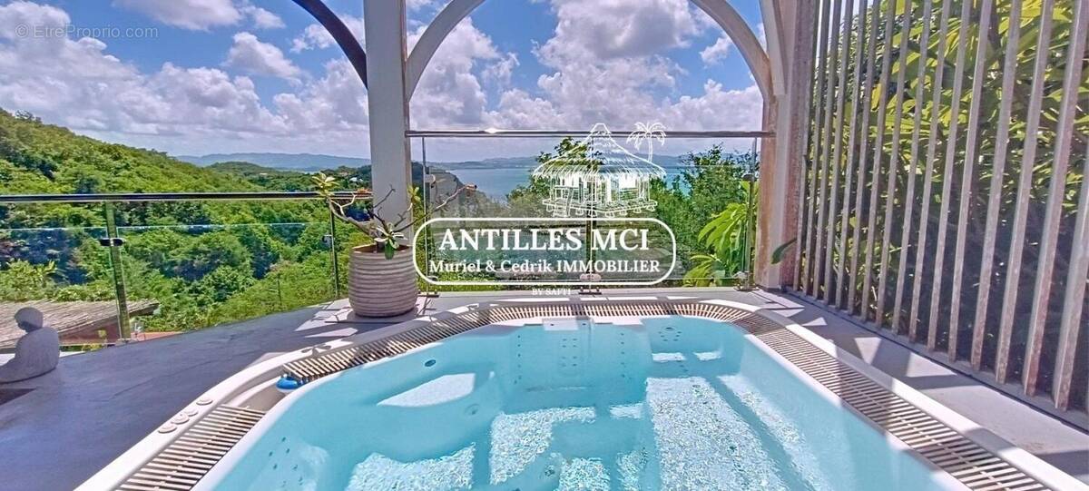 Photo 1 - Maison à LES TROIS-ILETS