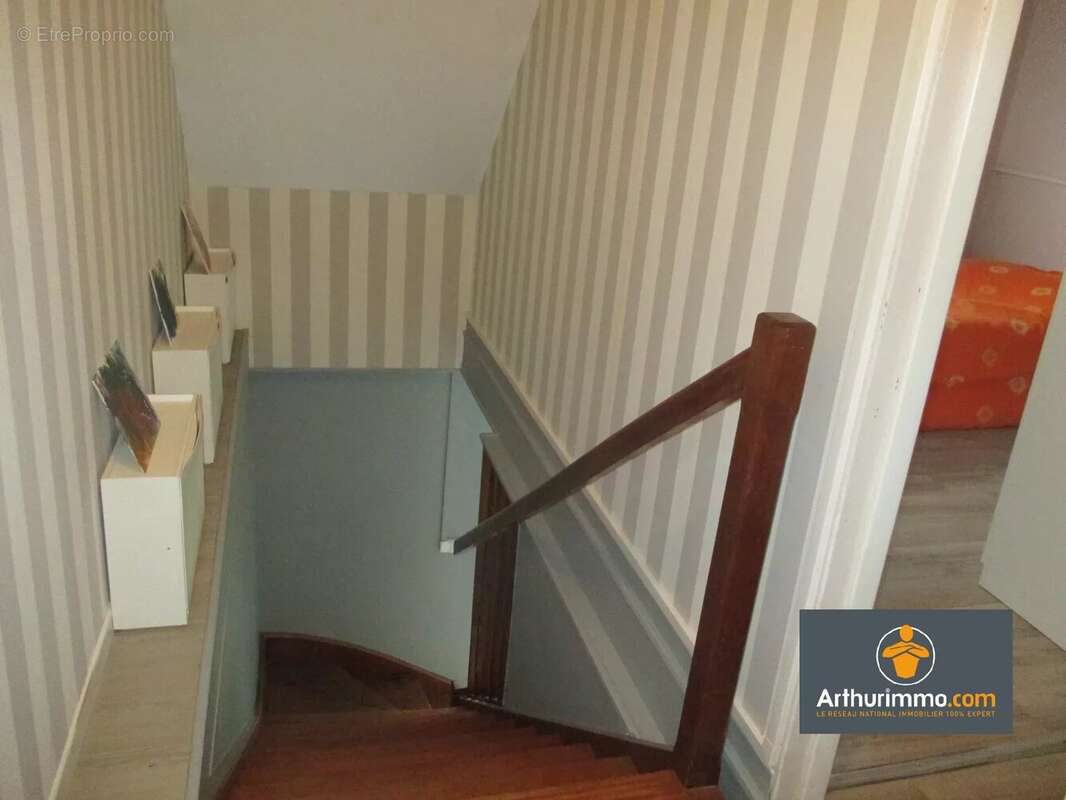 Maison à NEUFCHATEL-SUR-AISNE