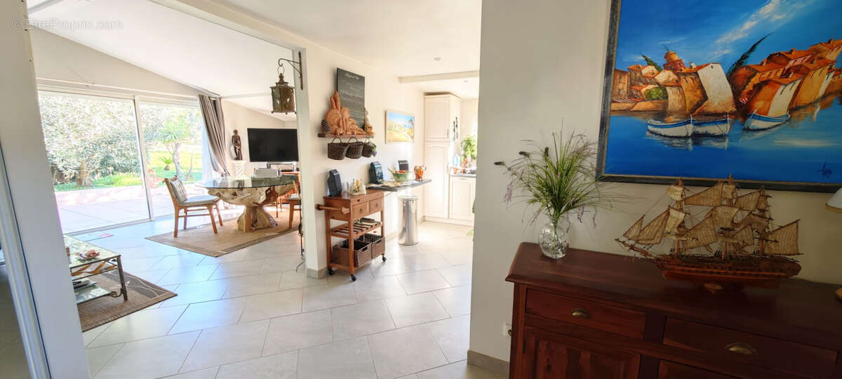 Maison à ROQUEBRUNE-SUR-ARGENS