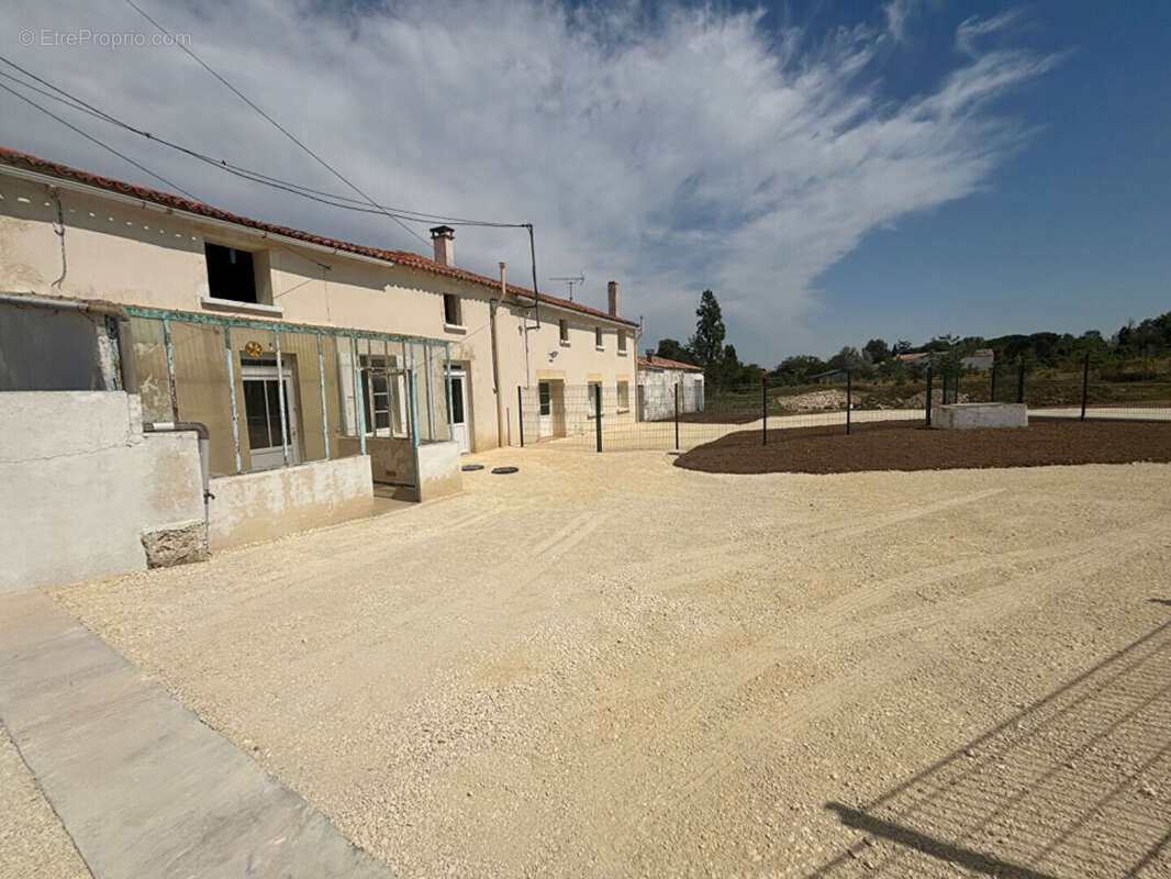 Maison à BALANZAC