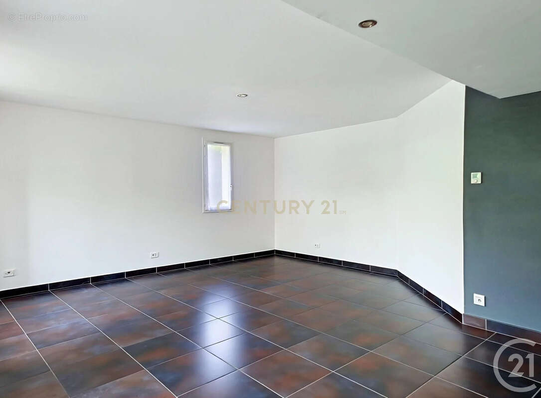 Appartement à SATHONAY-CAMP