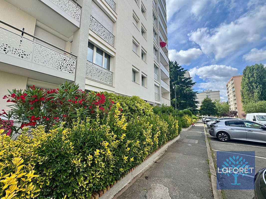 Appartement à CHILLY-MAZARIN