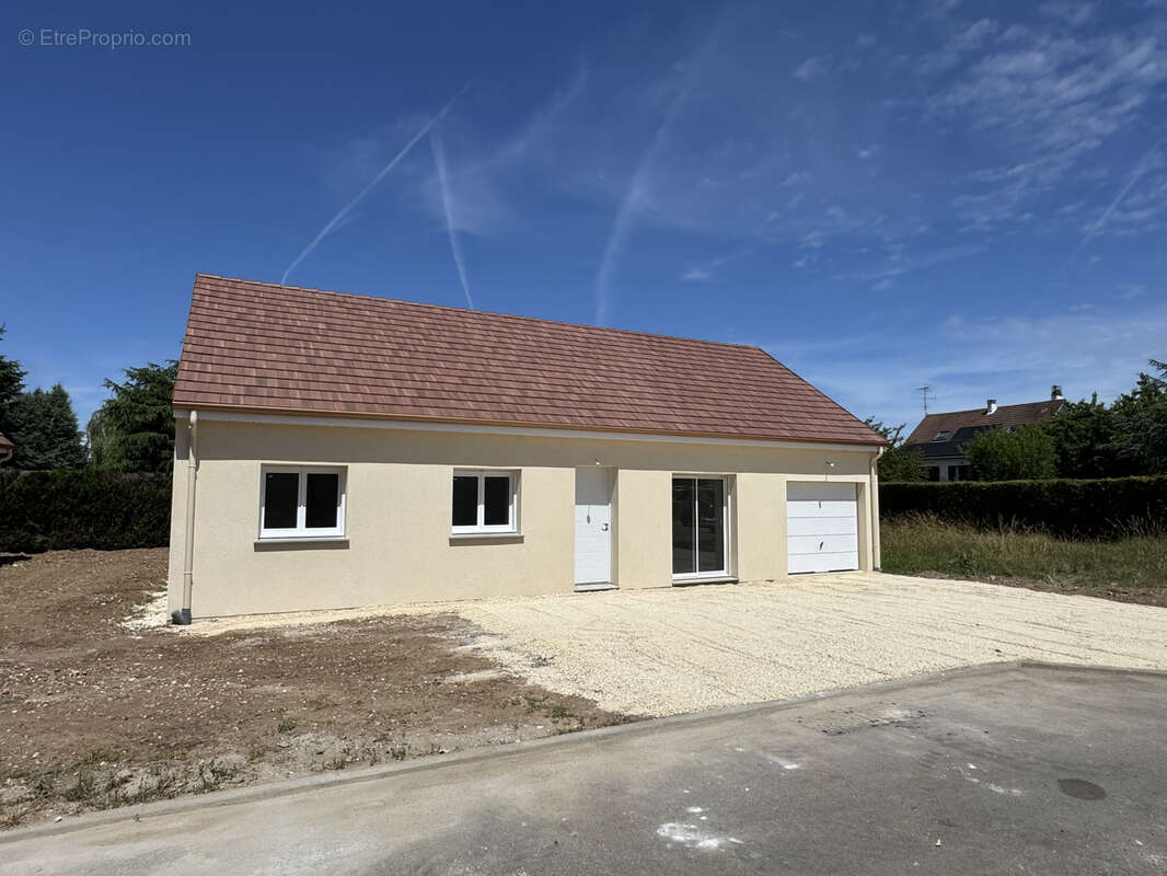 Maison à LONGNES