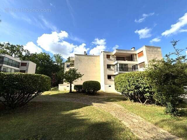 Appartement à LAMORLAYE