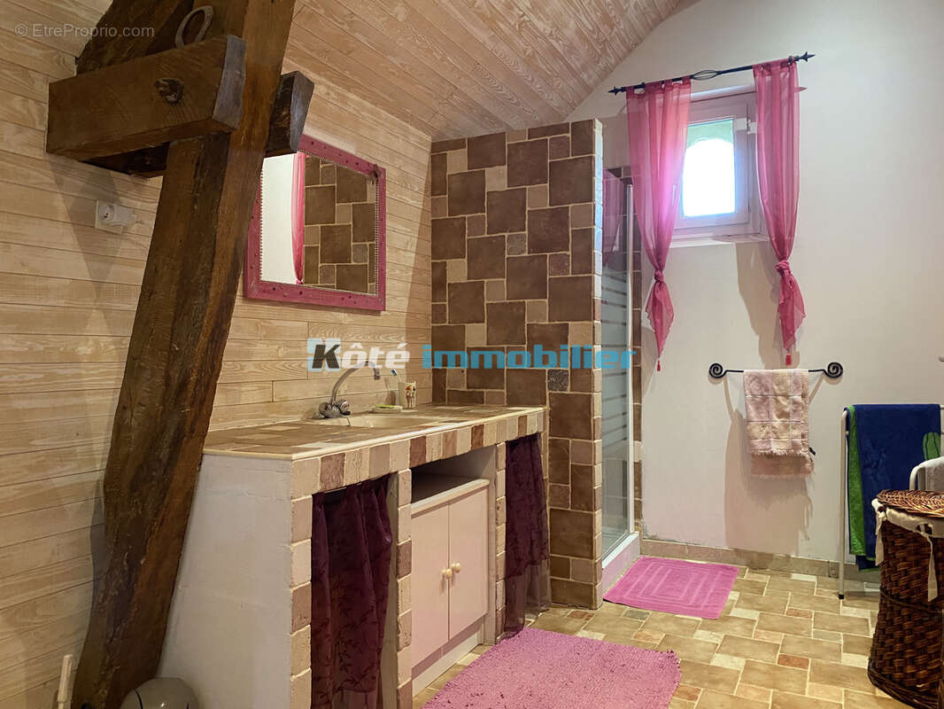 Belle longere entierement renovee - photo 16