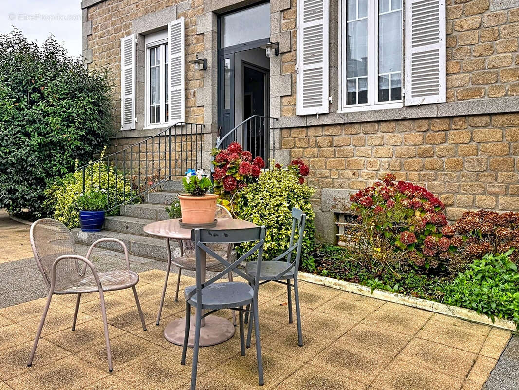 Maison à SAINT-HILAIRE-DU-HARCOUET