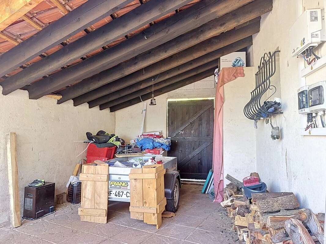 Villa individuelle divisée en 2 appartements – Bonson - photo 16