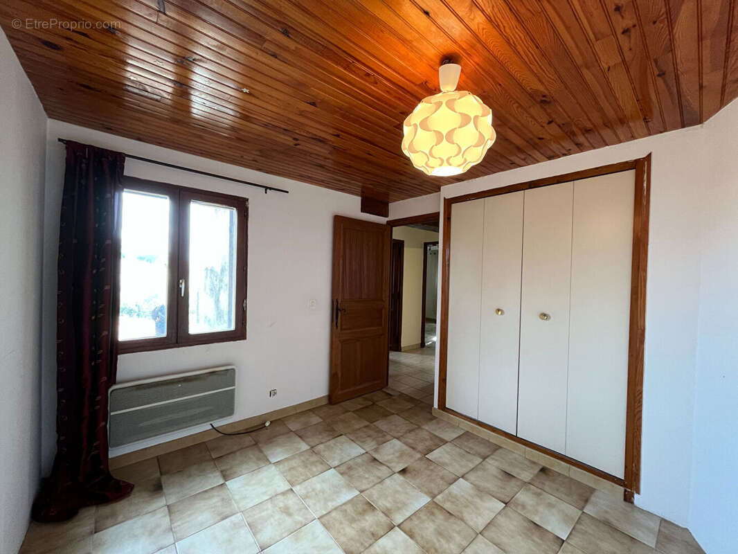 Appartement à CHATEAUNEUF-DE-GADAGNE