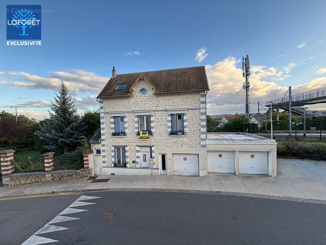 Appartement à JUZIERS