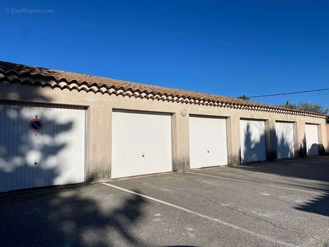 Maison à L&#039;ISLE-SUR-LA-SORGUE