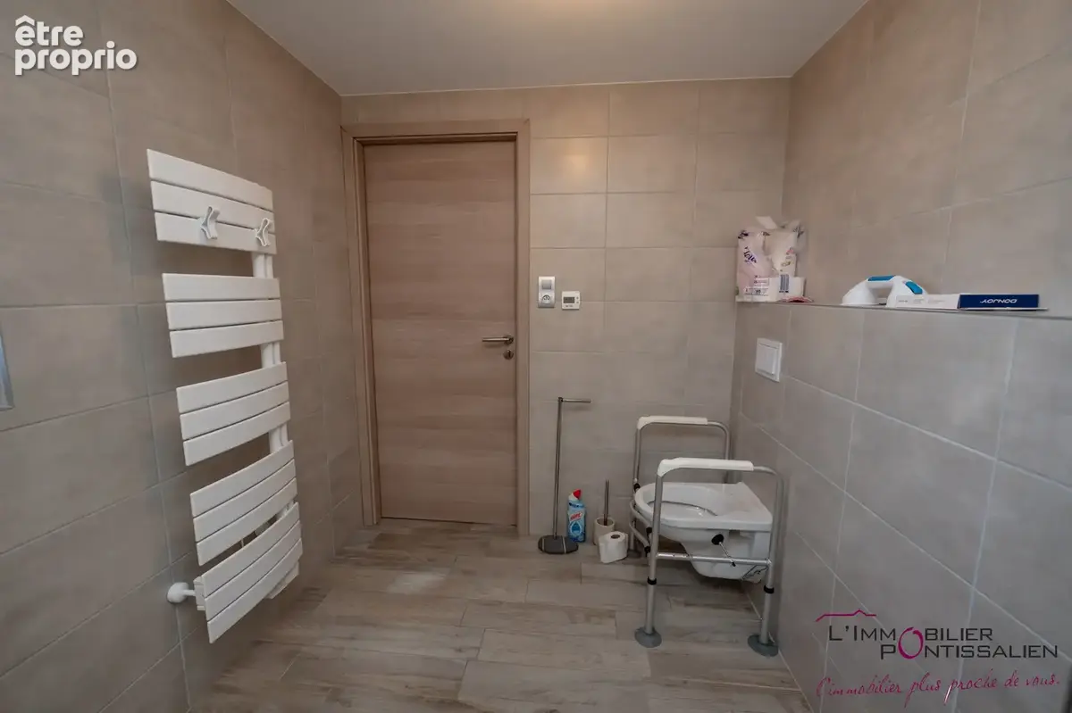 Pontarlier - proche centre ville : appartement recent de type 2 avec ascenseur, cave, garage et terrasse - photo 15