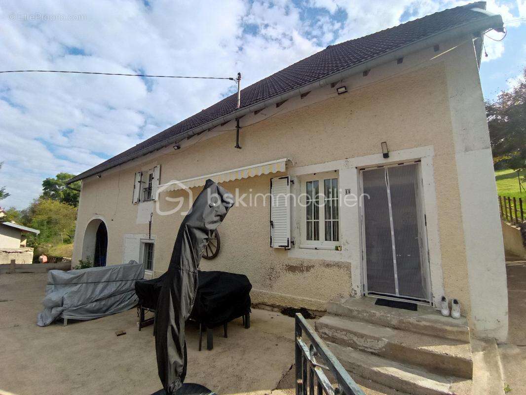 Maison à ETREPIGNEY