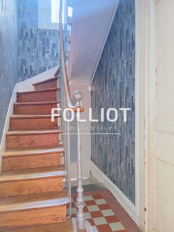 A VENDRE Maison Saint-Lô                                                                             9 pièce(s) 230 m2 - photo 10