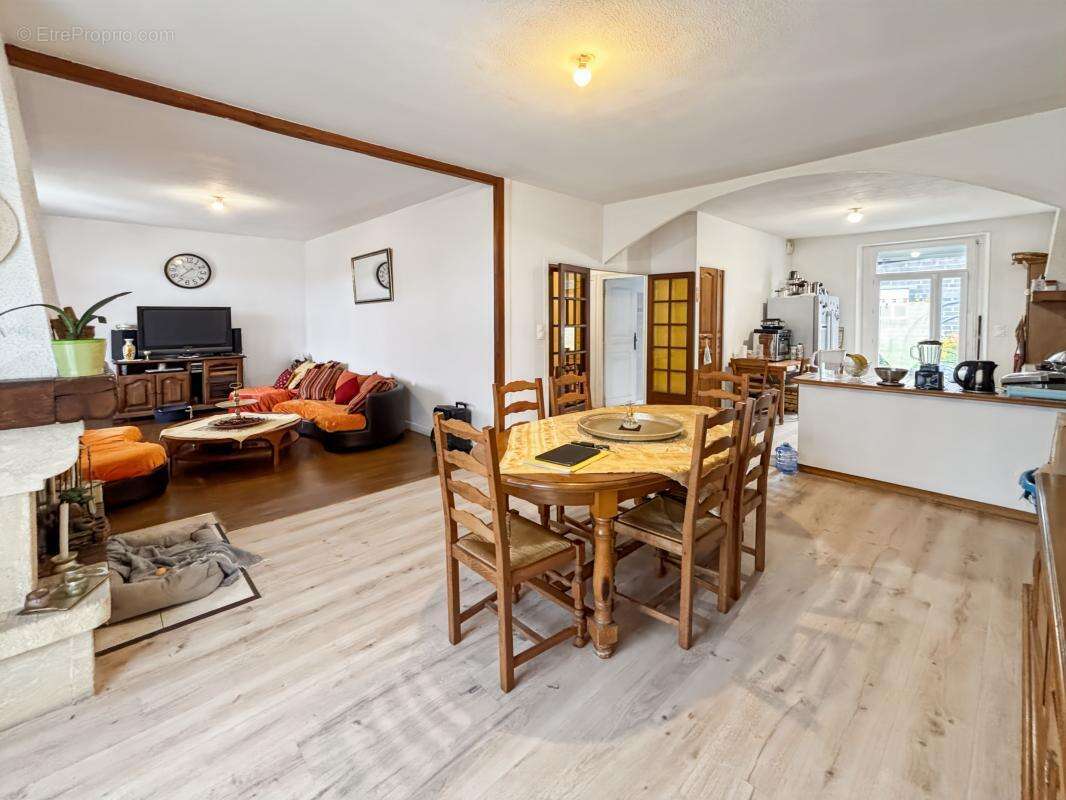 Maison à RAZAC-SUR-L&#039;ISLE