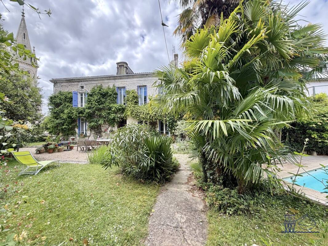 Maison à CHENAC-SAINT-SEURIN-D'UZET