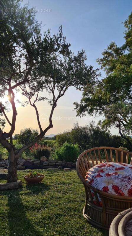 Maison à LA GARDE-FREINET