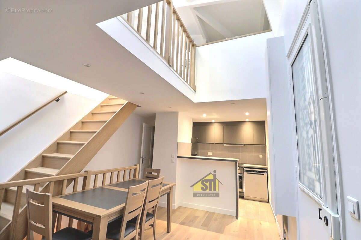 Maison à PARIS-14E