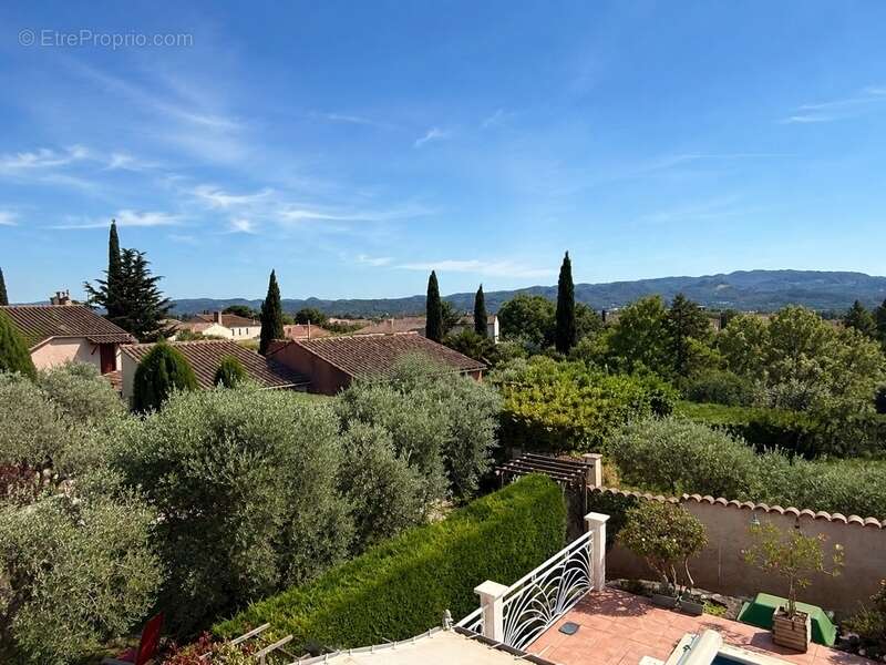 Maison à vendre 6 pièces 130 m2, dépendance, piscine, jardin  LAURIS (84) - photo 16