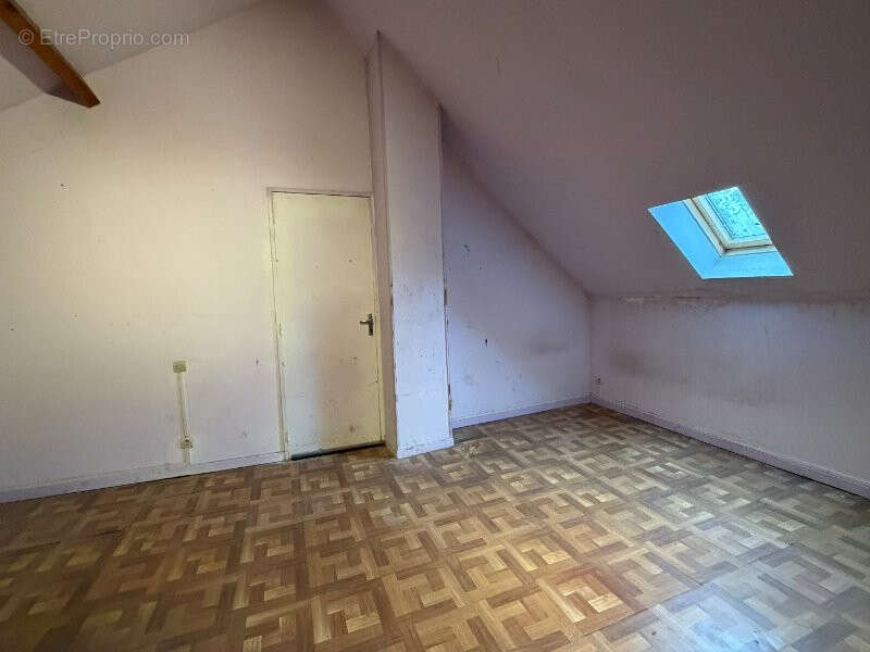 Maison à LA BAZOCHE-GOUET