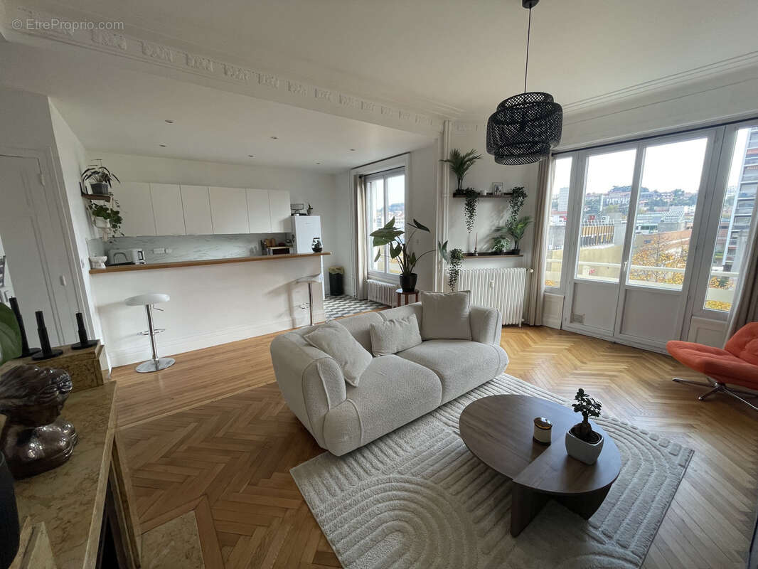 Appartement à SAINT-ETIENNE