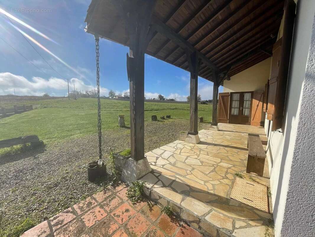 Maison à LIAS-D&#039;ARMAGNAC