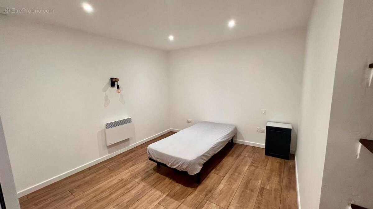 Appartement à ESPINASSES