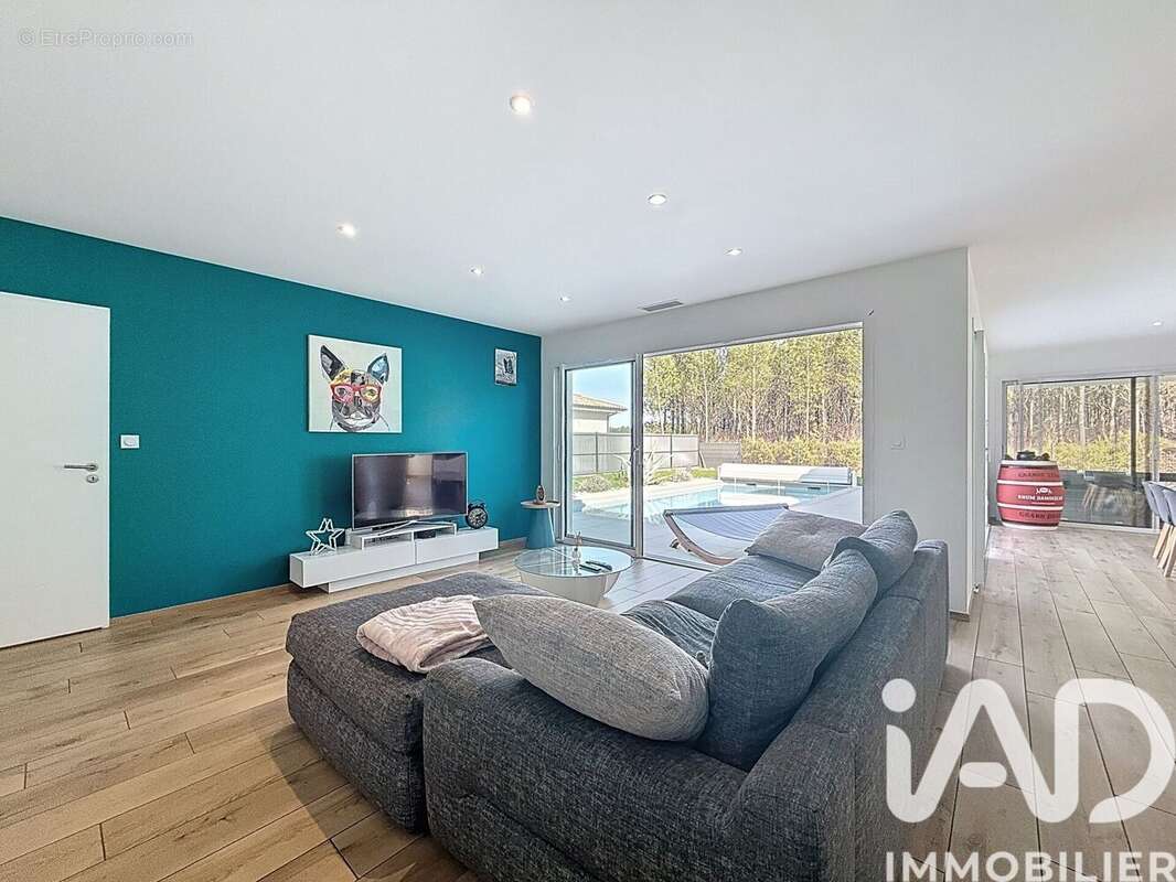 Maison 163 m² à Mios  - photo 4