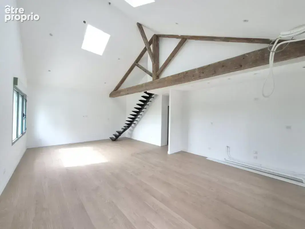 Appartement à SAINT-PAUL-DE-VARAX