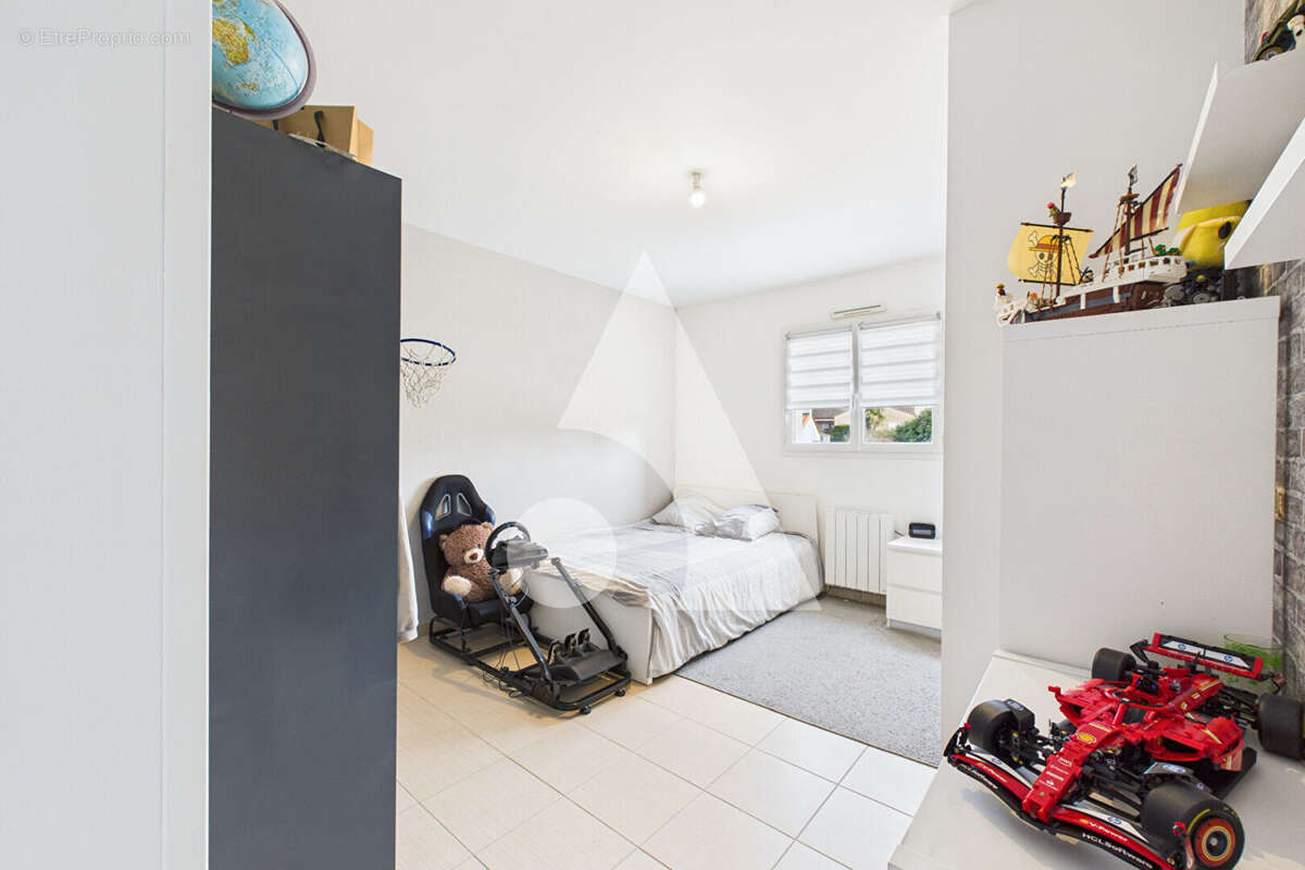 Maison familiale avec logement indépendant - La Roche-sur-Yon 260 m² habitable - photo 10