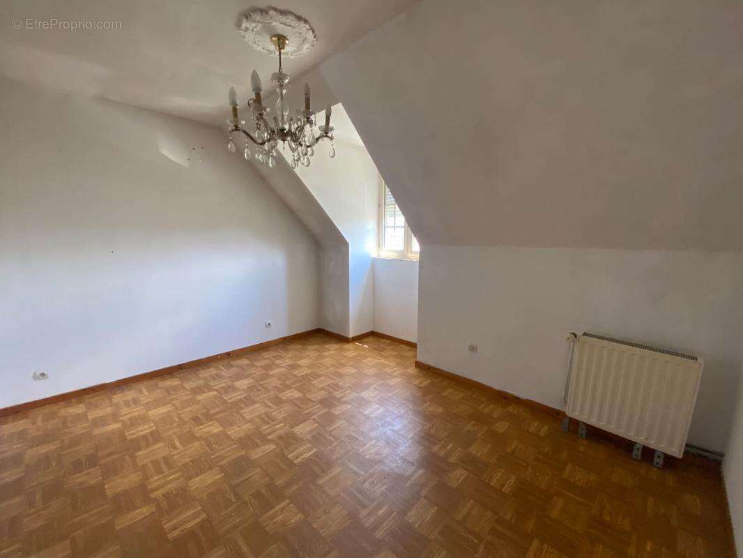 Maison familiale avec garage et jardin – 164m² – TREMBLAY-EN-FRANCE - photo 6