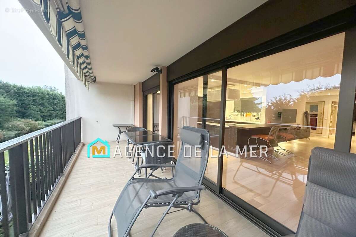 Appartement à MANDELIEU-LA-NAPOULE