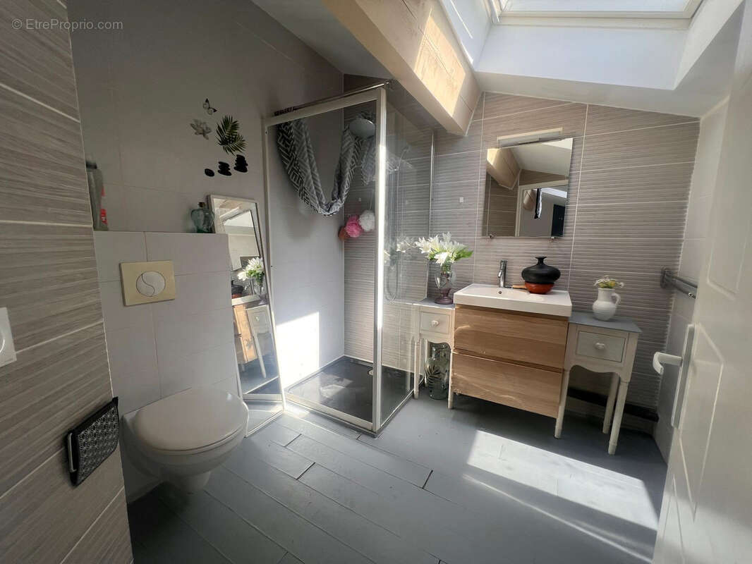 Appartement à MARSEILLE-1E